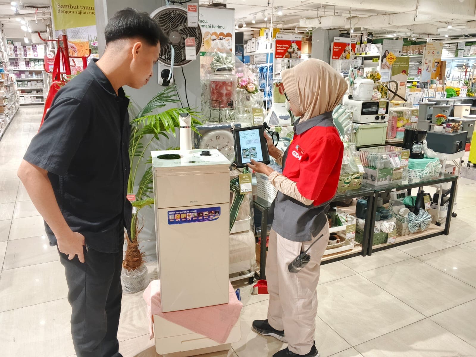 AZKO Metro Sunter Hadirkan Terobosan Baru: Sediakan Parcel Lebaran dengan Dukungan AI