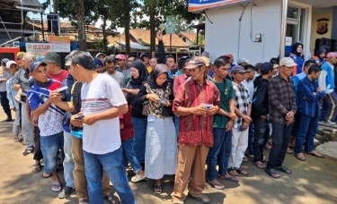 Terima Kompensasi Rp1,4 juta, Penarik Becak di Cirebon Siap Patuhi Arahan Gubernur Jabar